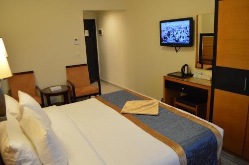 Durrat al Eiman Hotel 1